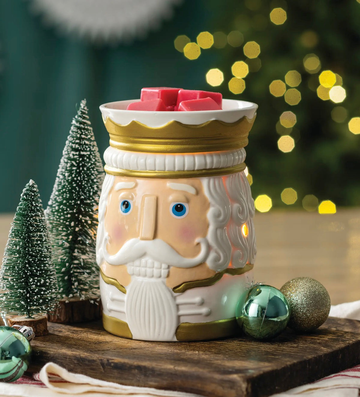 NUTCRACKER TABLETOP WARMER